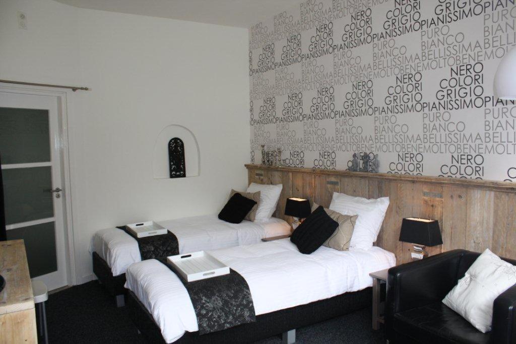 Bed & Breakfast Onder De Dekens Bed & Breakfast Хардевайк Екстериор снимка